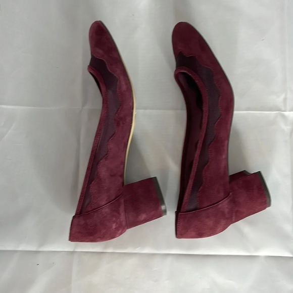 LORD & TAYLOR Block Heel Pumps Burgundy Suede Scalloped Mesh Round Toe Size 6.5 - Picture 4 of 12